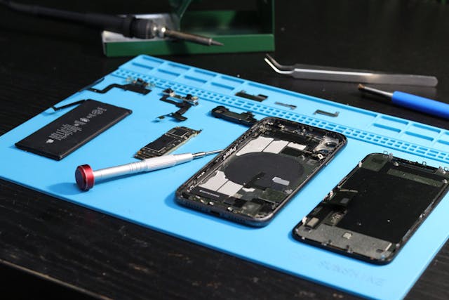 Tech Device Repair Services for Businesses Using AI Tools in Daily Operations